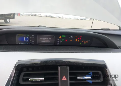 2018 Toyota Prius Two из США, поврежденный, VIN JTDKBRFU2J3077163